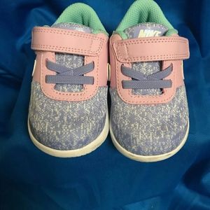 Kids Nike Flex Sneakers